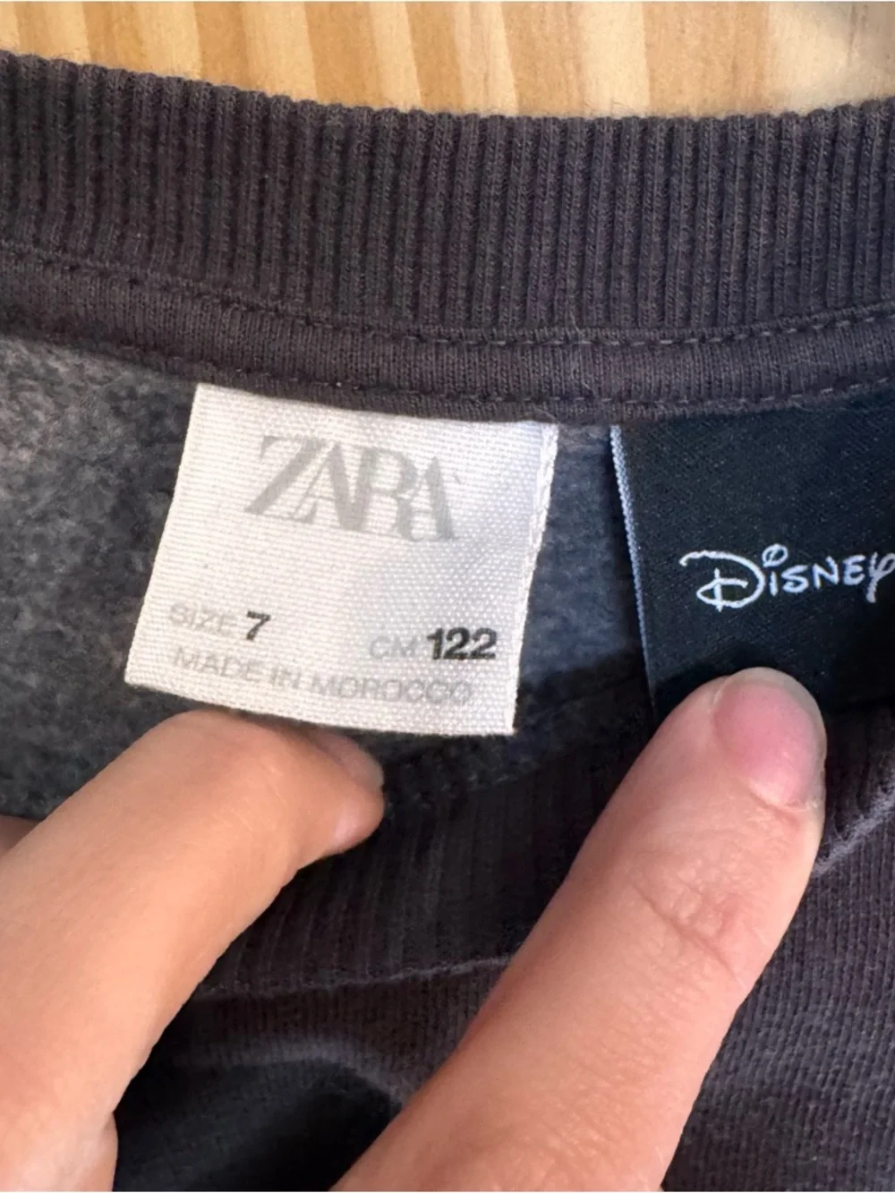 Zara‎ Kids Disney Mickey Mouse Daisy Sleeve Sweatshirt Gray Size 7